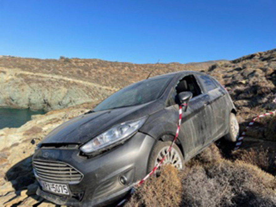 Φολέγανδρος: Σήμερα η κηδεία της Γαρυφαλλιάς - Επιθετικός προς τους αστυνομικούς μετά τη δολοφονία ο 30χρονος