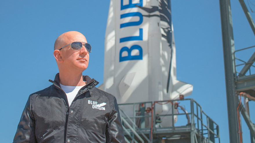 Ταξίδι στο διάστημα για δισεκατομμυριούχους: Μετά τον Μπράνσον απογειώνεται ο Μπέζος και έπεται ο Μάσκ 