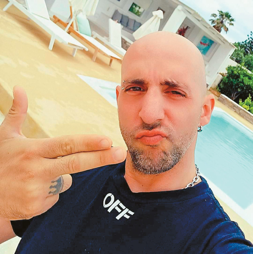 Φρίκη στην Ηλιούπολη: «Από τα 16 μου έκλεινε ραντεβού για σεξ με 70 ευρώ»