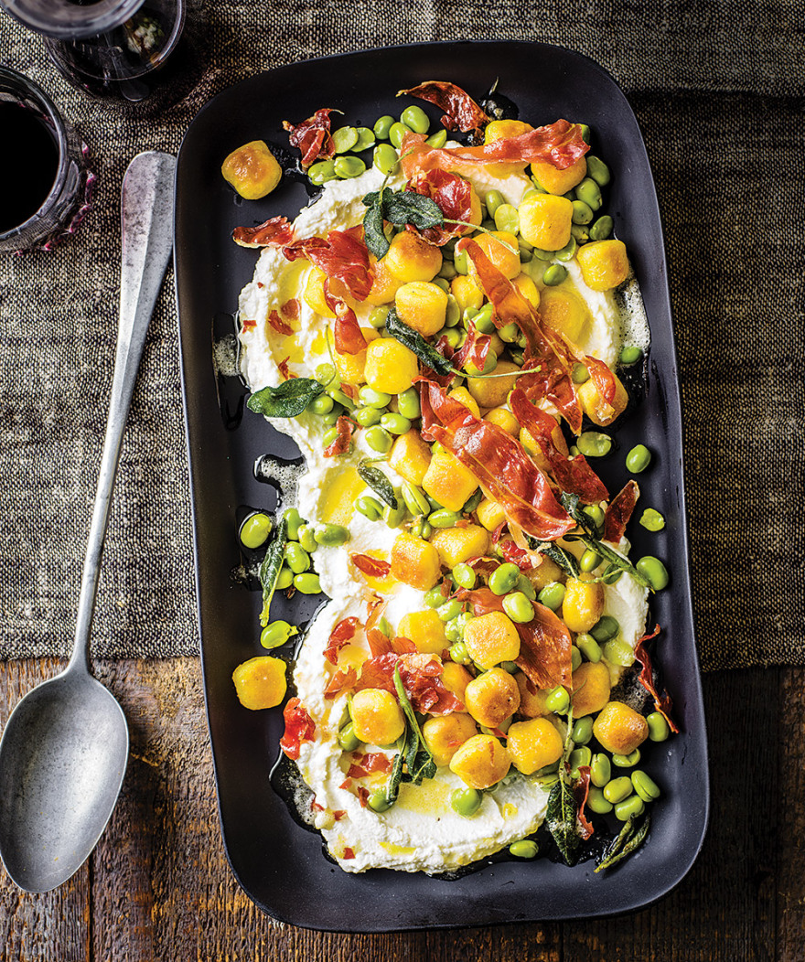 Συνταγή: Τηγανητά νιόκι με προσούτο και ανθότυρο