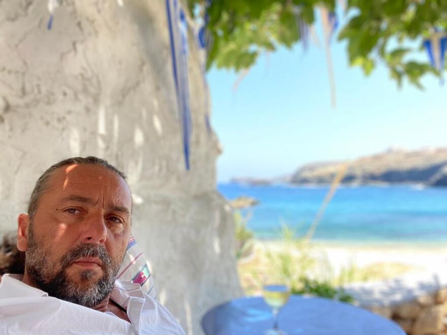 Σύρος: Δέσμευσαν θαλαμηγό επειδή μετέφερε από τη Μύκονο 44χρονο με κορωνοϊό