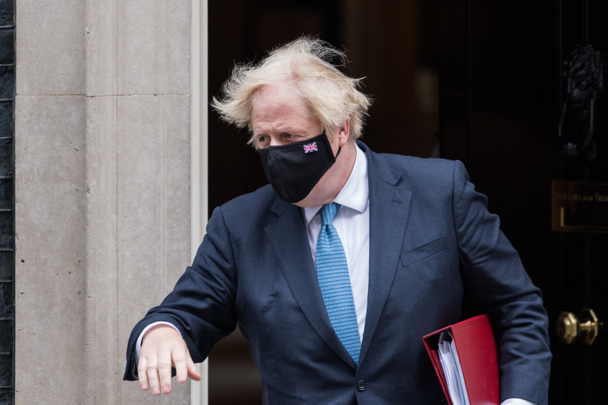 Κορωνοϊός - Βρετανία: Πλήρης άρση των μέτρων από σήμερα – Δραματικές προειδοποιήσεις για το «άλμα στο άγνωστο»