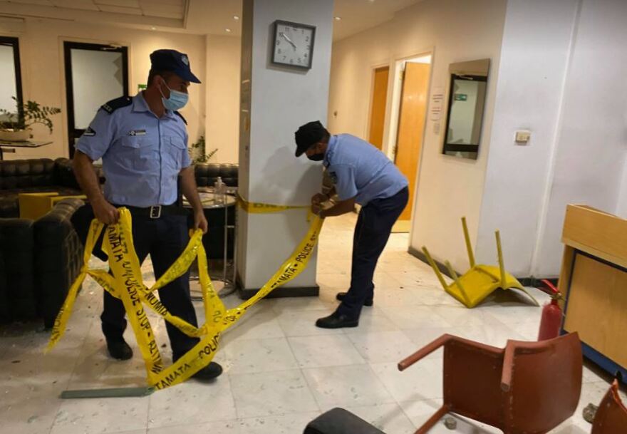 Κύπρος: Κρανίου τόπος ο τηλεοπτικός σταθμός μετά την επίθεση των αντιεμβολιαστών