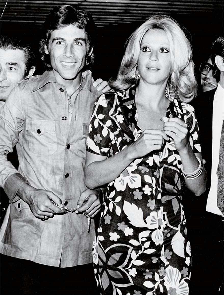 Τόλης Βοσκόπουλος - Ζωή Λάσκαρη: Ο μυθικός έρωτας με την «ξανθή αγαπημένη Παναγιά» - Η σπάνια φωτογραφία