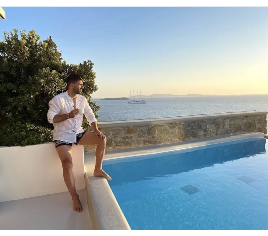 Μύκονος: Έφτασε και ο Αγουέρο, «έπεσαν πάνω» στον Ζορζίνιο οι Άγγλοι διεθνείς