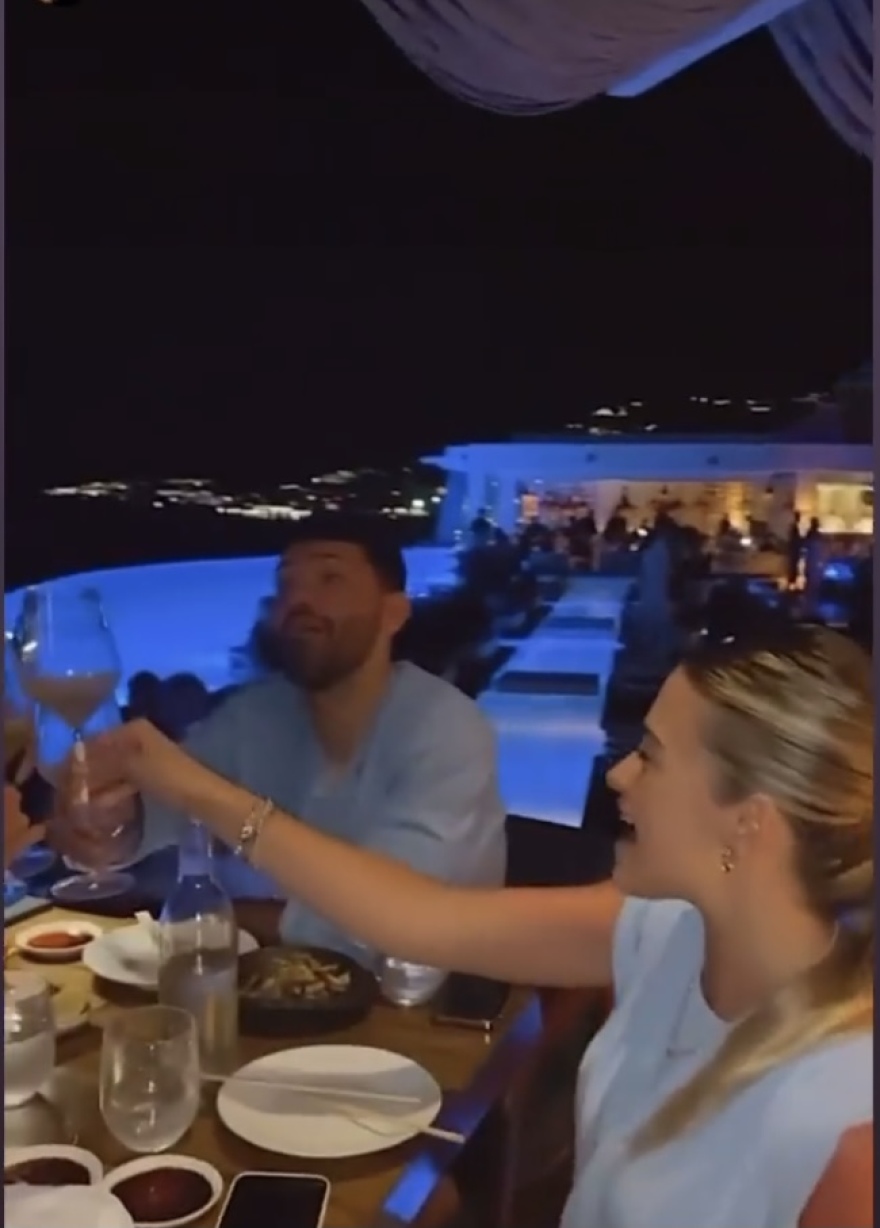 Μύκονος: Έφτασε και ο Αγουέρο, «έπεσαν πάνω» στον Ζορζίνιο οι Άγγλοι διεθνείς