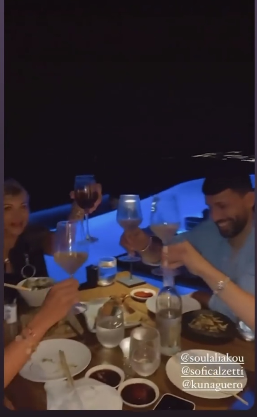 Μύκονος: Έφτασε και ο Αγουέρο, «έπεσαν πάνω» στον Ζορζίνιο οι Άγγλοι διεθνείς