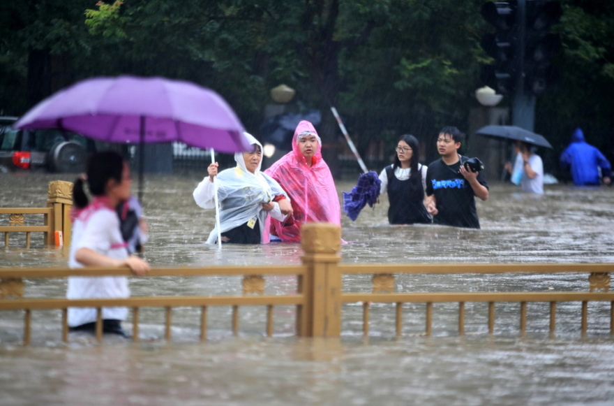Κίνα: Συνεχίζονται οι καταστροφικές πλημμύρες στο κεντρικό τμήμα της χώρας