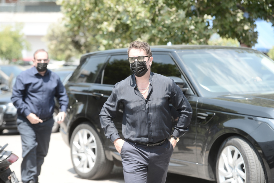 Το τελευταίο αντίο στον Τόλη Βοσκόπουλο - Δείτε βίντεο