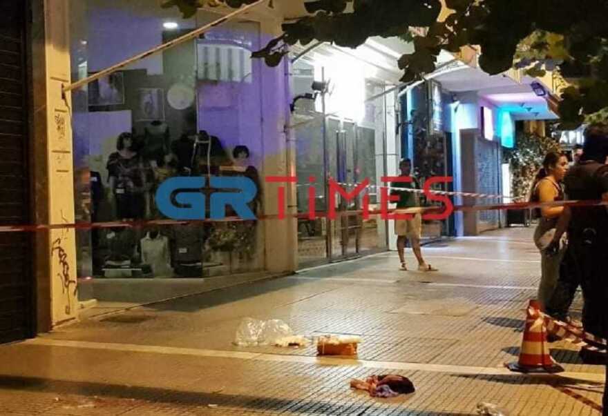 Θεσσαλονίκη: Πυροβολισμοί στην Ερμού - Ένας τραυματίας (βίντεο και φωτογραφίες)