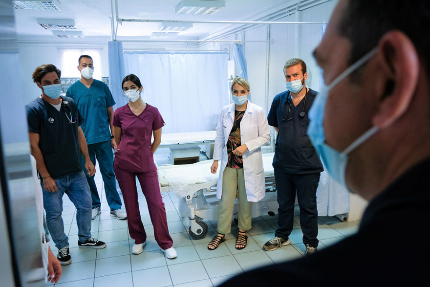 Τσίπρας: Η Μύκονος χαρακτηριστικό παράδειγμα της παταγώδους αποτυχίας της κυβέρνησης