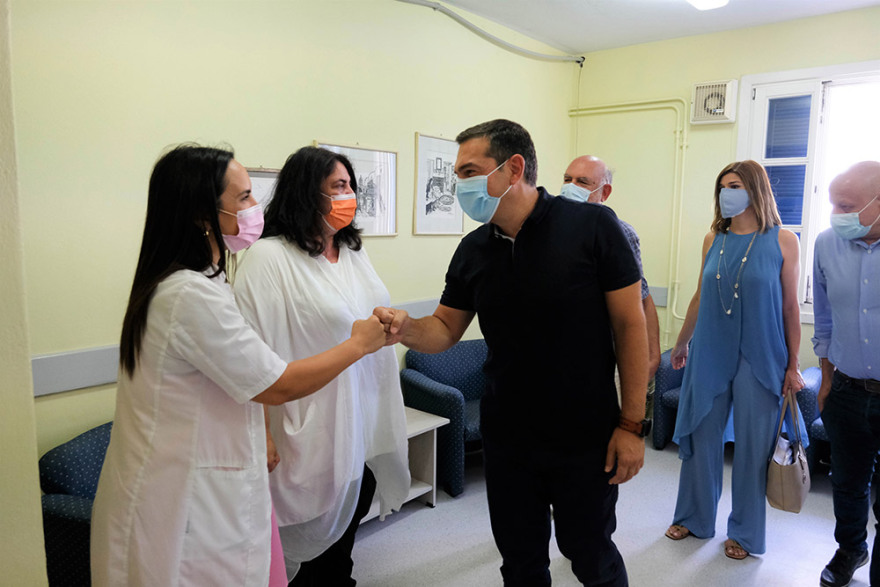 Τσίπρας: Η Μύκονος χαρακτηριστικό παράδειγμα της παταγώδους αποτυχίας της κυβέρνησης