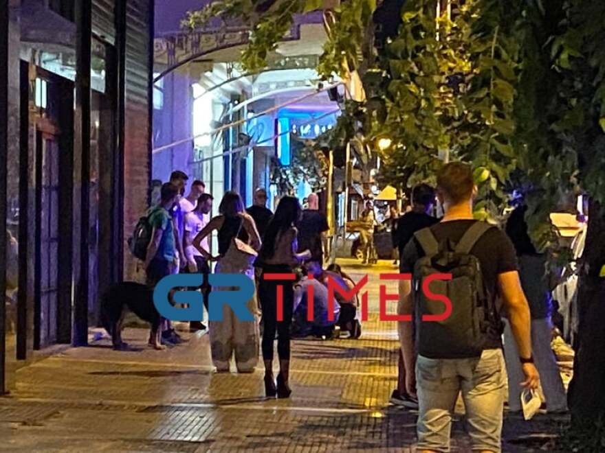 Θεσσαλονίκη: Πυροβολισμοί στην Ερμού - Ένας τραυματίας (βίντεο και φωτογραφίες)