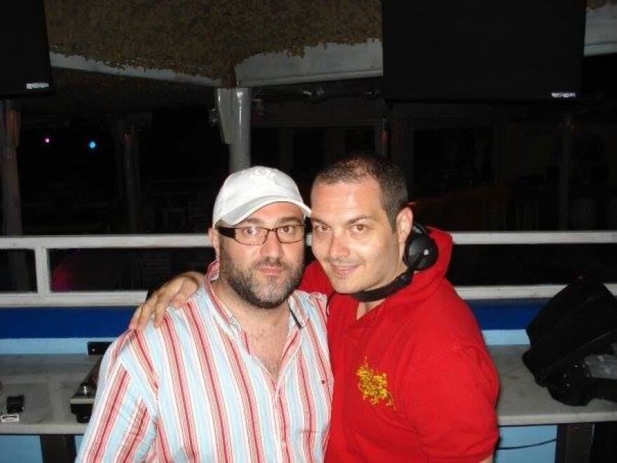 Η Θεσσαλονίκη αποχαιρέτησε τον DJ που πέθανε από ηλεκτροπληξία