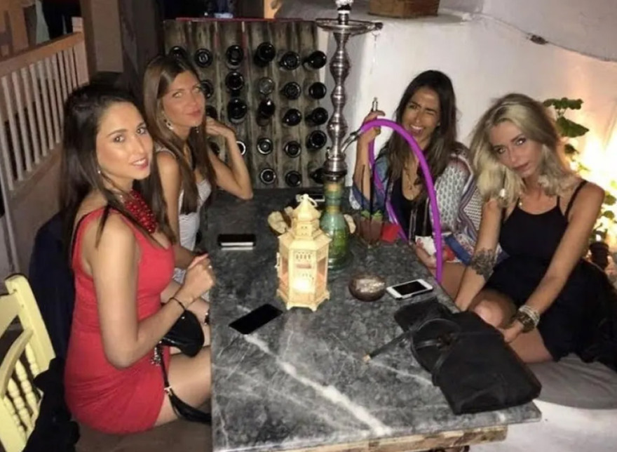 Μύκονος: Σαουδάραβες τουρίστες πλήρωσαν ναργιλέ σε... τιμή Ι.Χ! - Υποστηρίζουν ότι εκβιάστηκαν από μπράβους 