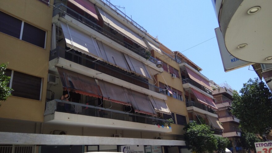 «Μάχη» για τη μεζονέτα της Κ. Ζηρίδη στην Κηφισιά