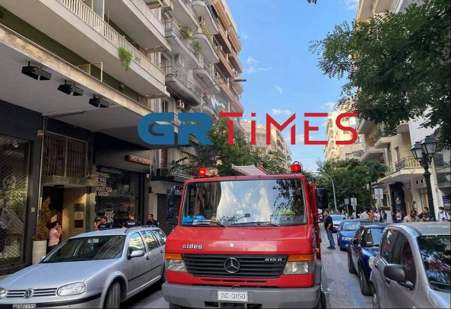 Θεσσαλονίκη: Φωτιά σε διαμέρισμα στο κέντρο της πόλης - Δείτε βίντεο