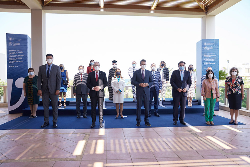 Μητσοτάκης προς εκπαιδευτικούς: Σας παρακαλώ, εμβολιαστείτε!