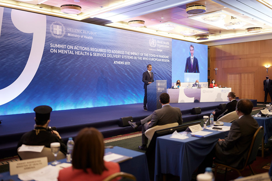 Μητσοτάκης προς εκπαιδευτικούς: Σας παρακαλώ, εμβολιαστείτε!