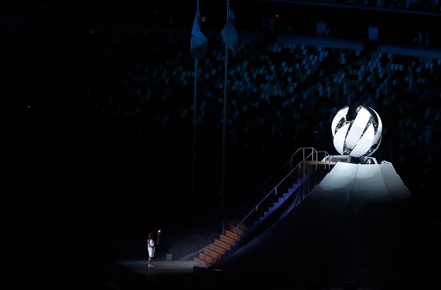 Ολυμπιακοί Αγώνες: Ξεκίνησαν με μια λιτή αλλά γεμάτη συναίσθημα τελετή έναρξης - Δείτε βίντεο και φωτογραφίες 
