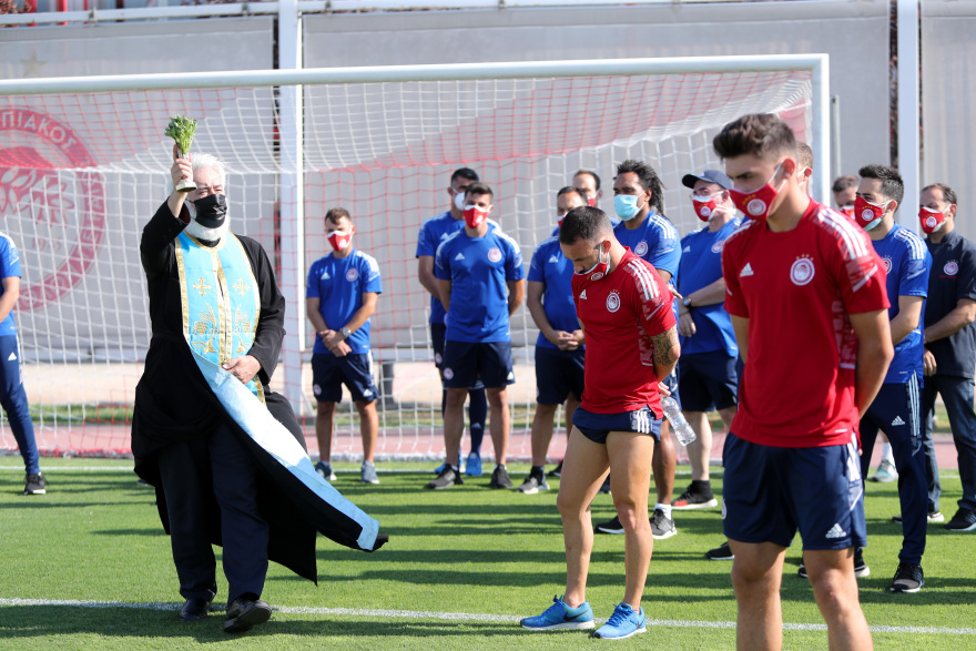 Στον Ρέντη για τον αγιασμό του Ολυμπιακού ο Μαρινάκης