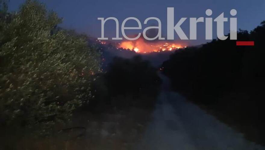 Κρήτη: Σε ύφεση η πυρκαγιά στο Λασίθι - «Μάχη» με τους ανέμους και τις αναζωπυρώσεις