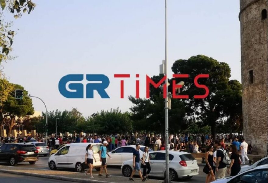 Πορεία αντιεμβολιαστών και στη Θεσσαλονίκη - Δείτε βίντεο και φωτογραφίες