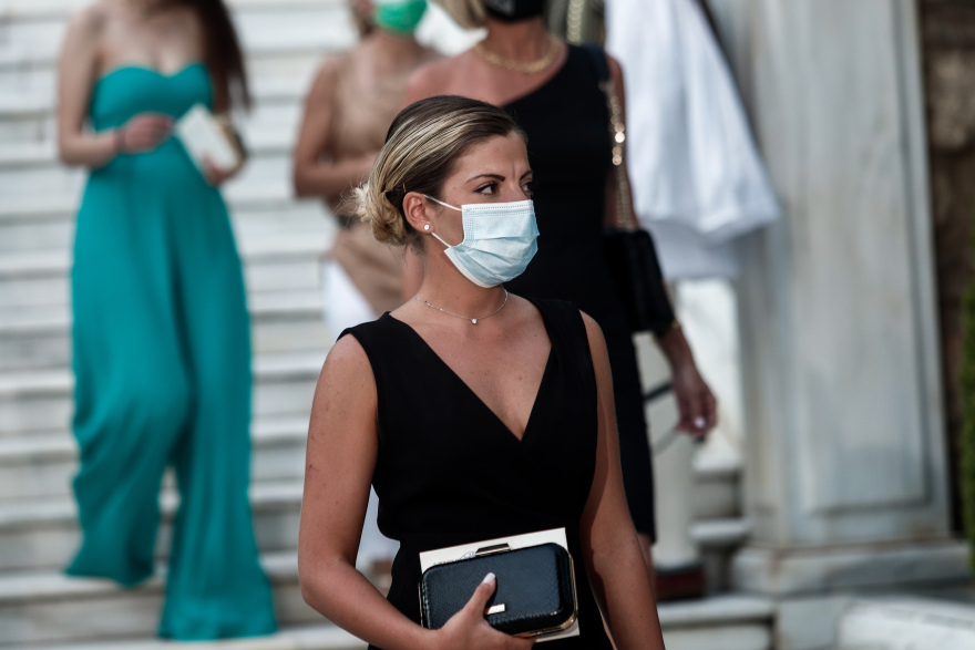 Δεξίωση στο Προεδρικό: Τα πηγαδάκια, το πολιτικό παρασκήνιο και οι στυλιστικές επιλογές 