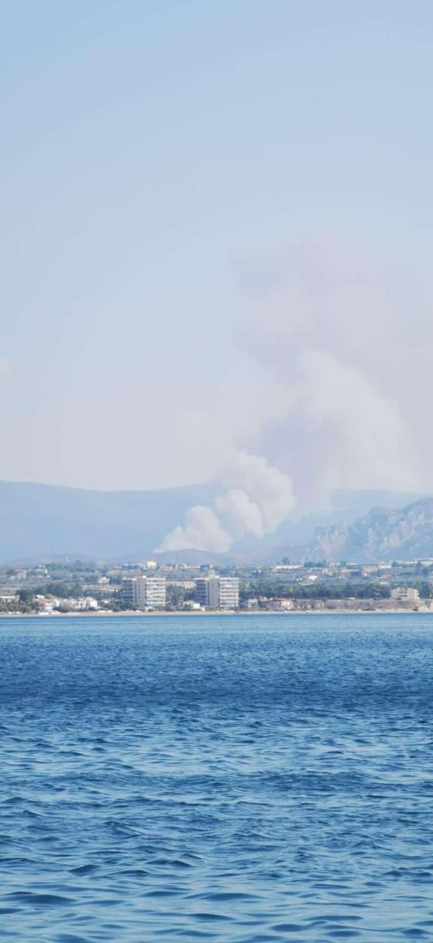 Φωτιά στην Αλμυρή Κορινθίας: Καλύτερη η εικόνα από το πύρινο μέτωπο - Συνεχίζεται η επιχείρηση 