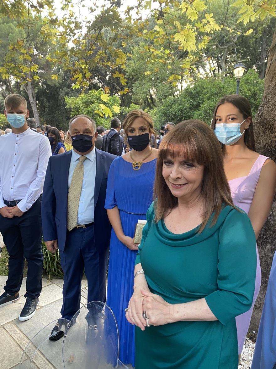 Δεξίωση στο Προεδρικό: Τα πηγαδάκια, το πολιτικό παρασκήνιο και οι στυλιστικές επιλογές 