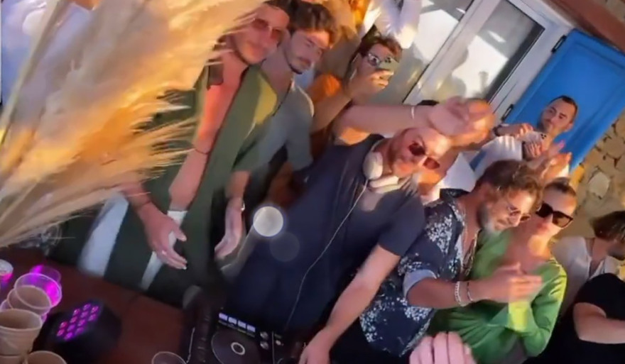 Μύκονος: «Κορωνοπάρτι» Ισραηλινών σε πολυτελή βίλα - Δείτε βίντεο και φωτογραφίες