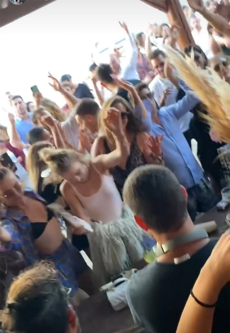 Μύκονος: «Κορωνοπάρτι» Ισραηλινών σε πολυτελή βίλα - Δείτε βίντεο και φωτογραφίες