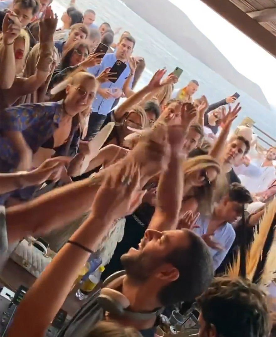 Μύκονος: «Κορωνοπάρτι» Ισραηλινών σε πολυτελή βίλα - Δείτε βίντεο και φωτογραφίες