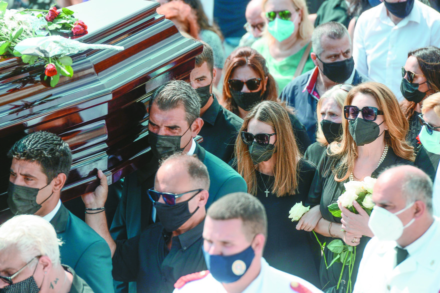 Τόλης Βοσκόπουλος:  Ο πρίγκιπας που αγαπούσε τις γυναίκες (και δεν λογάριαζε το χρήµα)