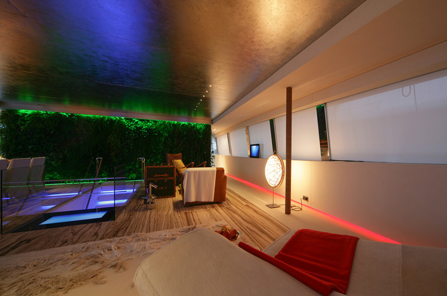 Φίλιππος Γλύξμπουργκ: Πριγκιπική ζωή στο Πόρτο Χέλι με το super yacht της συζύγου του - Δείτε φωτογραφίες