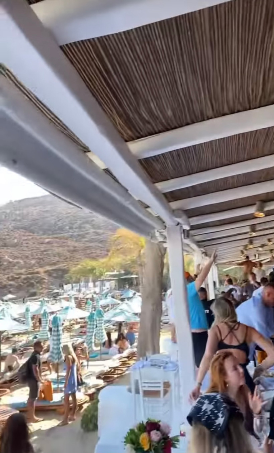 Μύκονος: Παρτάρει από το πρωί το νησί για να γιορτάσει το τέλος των μέτρων - Δείτε βίντεο