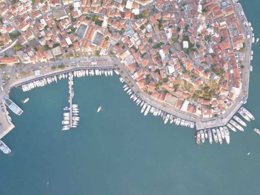 «Έμφραγμα» από σκάφη στο λιμάνι του Πόρου - Δείτε φωτογραφίες