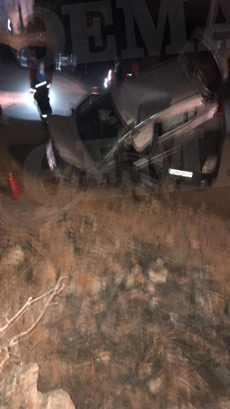 Μύκονος: Σοκαριστικές εικόνες από την Ψαρού  - Μεθυσμένος οδηγός τα έκανε γυαλιά-καρφιά