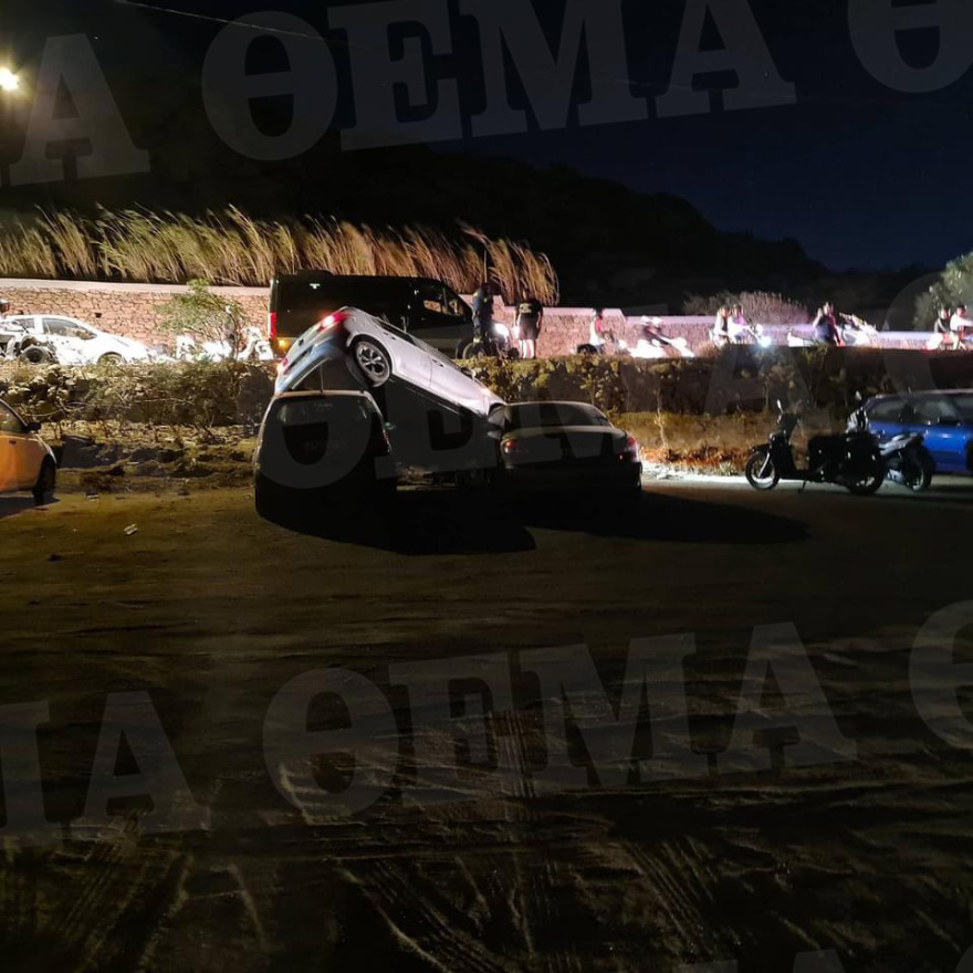 Μύκονος: Σοκαριστικές εικόνες από την Ψαρού  - Μεθυσμένος οδηγός τα έκανε γυαλιά-καρφιά