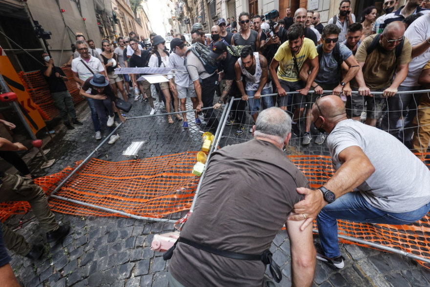 Ιταλία: Κινητοποιήσεις κατά του «πράσινου πάσου» στη Ρώμη