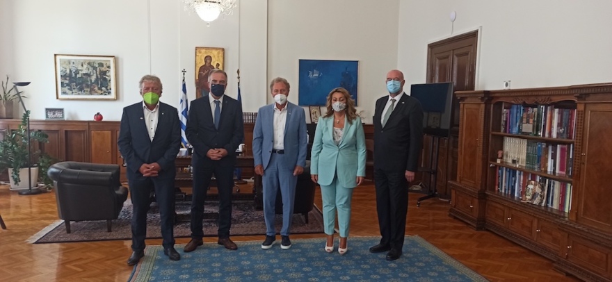 Με τον Γερμανό υφυπουργό Οικονομικών Νόρμπερτ Μπάρτλε συναντήθηκε ο Σταύρος Καλαφάτης