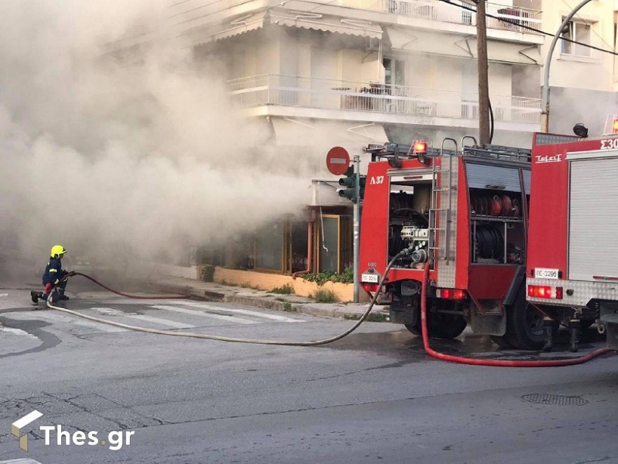Θεσσαλονίκη: Φωτιά σε ταβέρνα - Βίντεο και φωτογραφίες