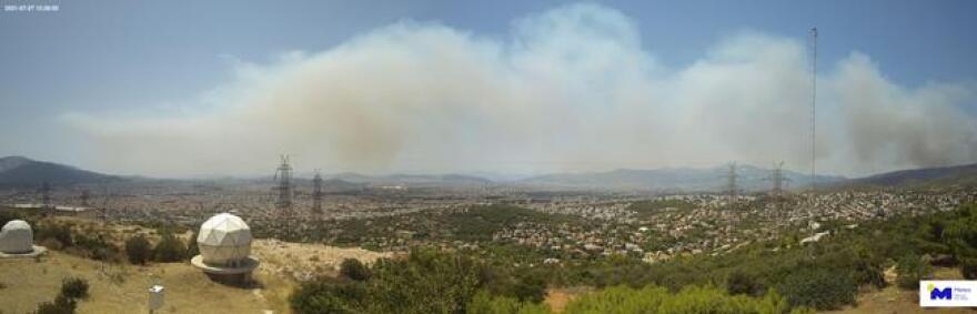 Φωτιά στη Σταμάτα - Μeteo: Επικίνδυνες οι επόμενες ώρες, ενισχύονται οι άνεμοι