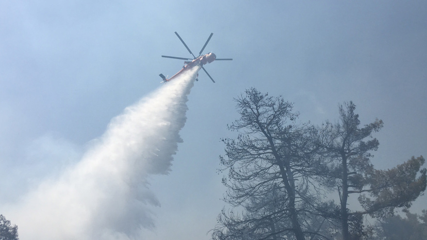 Φωτιά στη Σταμάτα: Είκοσι σπίτια καμένα ή με μεγάλες ζημιές 