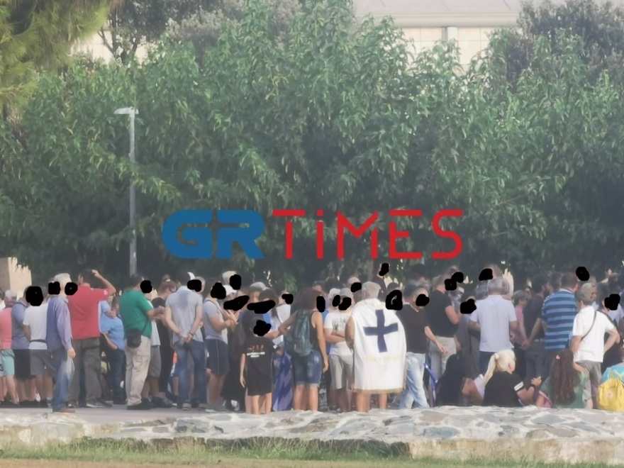 Νέες συγκεντρώσεις αντιεμβολιαστών σε Αθήνα, Θεσσαλονίκη και Πάτρα - Δείτε βίντεο και φωτογραφίες