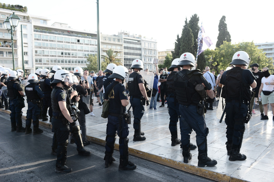 Νέες συγκεντρώσεις αντιεμβολιαστών σε Αθήνα, Θεσσαλονίκη και Πάτρα - Δείτε βίντεο και φωτογραφίες