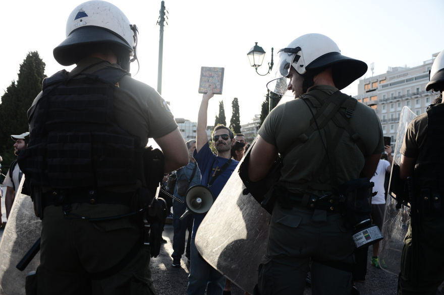 Νέες συγκεντρώσεις αντιεμβολιαστών σε Αθήνα, Θεσσαλονίκη και Πάτρα - Δείτε βίντεο και φωτογραφίες