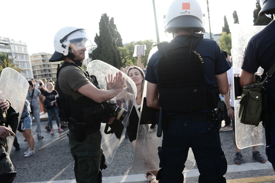 Νέες συγκεντρώσεις αντιεμβολιαστών σε Αθήνα, Θεσσαλονίκη και Πάτρα - Δείτε βίντεο και φωτογραφίες