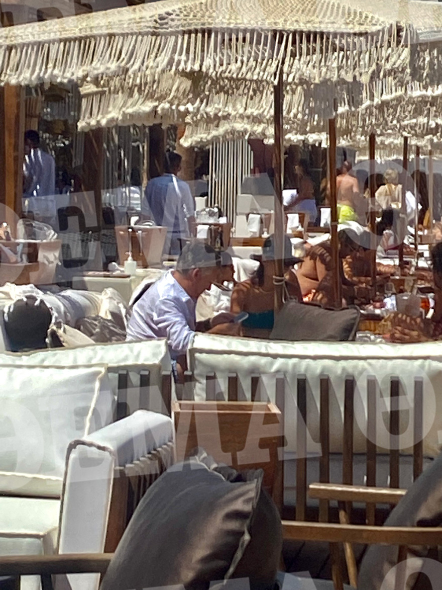 Μύκονος: Από τις ΗΠΑ και το σκάνδαλο με τις μετοχές... χαλαρός και ωραίος στο νησί ο Γιώργος Νίκας - Δείτε φωτογραφίες