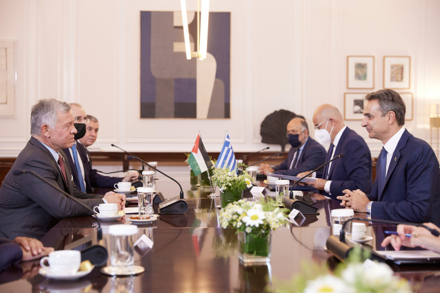 Μητσοτάκης με τον βασιλιά της Ιορδανίας: Δωρεά 150.000 δόσεων εμβολίου από την Ελλάδα